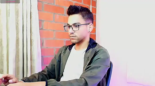 Snapshot of Leandro_valenzuela chatting on 03.17.25 Leandro valenzuela online show from 03.17.25