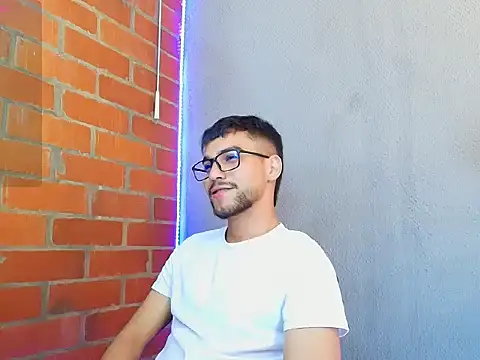 Snapshot of Leandro_valenzuela chatting on 09.11.25 Leandro valenzuela online show from 09.11.25