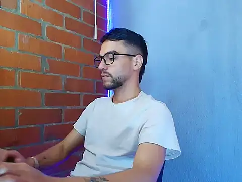 Snapshot of Leandro_valenzuela chatting on 09.12.25 Leandro valenzuela online show from 09.12.25