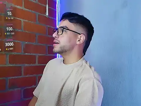 Snapshot of Leandro_valenzuela chatting on 09.18.25 Leandro valenzuela online show from 09.18.25