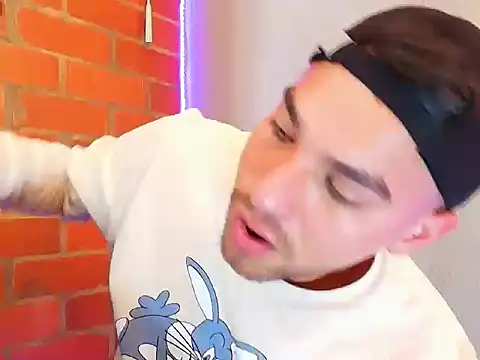 Snapshot of Leandro_valenzuela chatting on 09.19.25 Leandro valenzuela online show from 09.19.25