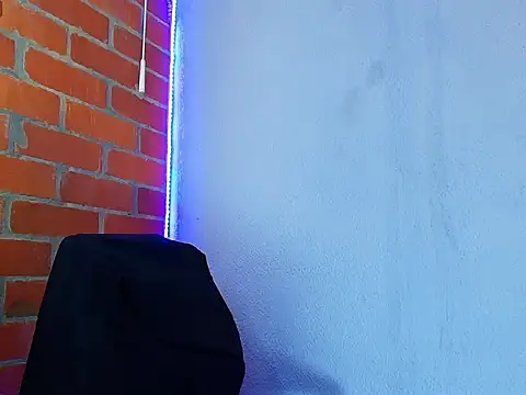 Snapshot of Leandro_valenzuela chatting on 09.25.25 Leandro valenzuela online show from 09.25.25