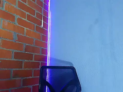 Snapshot of Leandro_valenzuela chatting on 09.28.25 Leandro valenzuela online show from 09.28.25