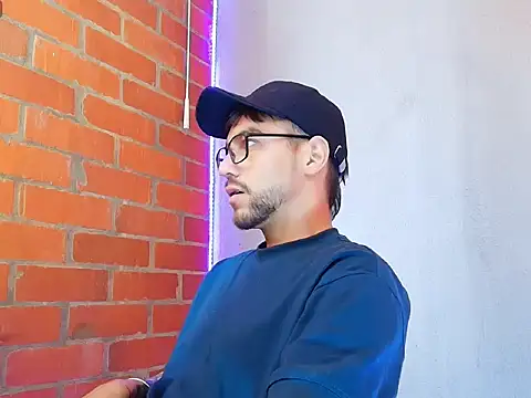 Snapshot of Leandro_valenzuela chatting on 10.06.25 Leandro valenzuela online show from 10.06.25