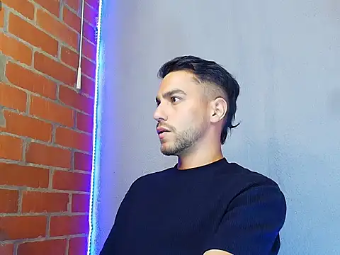 Snapshot of Leandro_valenzuela chatting on 10.15.25 Leandro valenzuela online show from 10.15.25