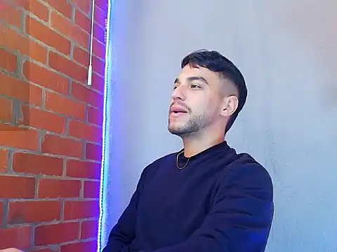 Snapshot of Leandro_valenzuela chatting on 10.16.25 Leandro valenzuela online show from 10.16.25