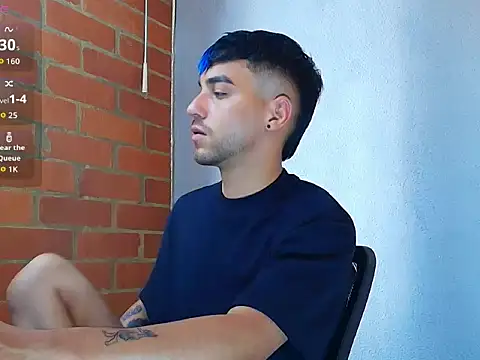 Snapshot of Leandro_valenzuela chatting on 10.30.25 Leandro valenzuela online show from 10.30.25