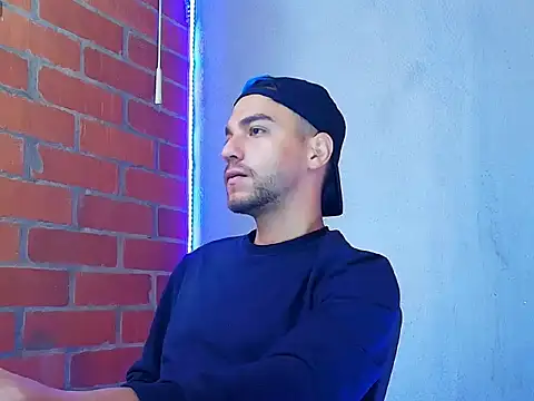 Snapshot of Leandro_valenzuela chatting on 11.06.25 Leandro valenzuela online show from 11.06.25