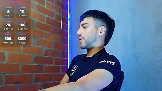 Snapshot of Leandro_valenzuela chatting on 11.26.25 Leandro valenzuela online show from 11.26.25