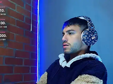 Snapshot of Leandro_valenzuela chatting on 11.29.25 Leandro valenzuela online show from 11.29.25