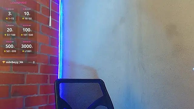 Snapshot of Leandro_valenzuela chatting on 12.01.25 Leandro valenzuela online show from 12.01.25