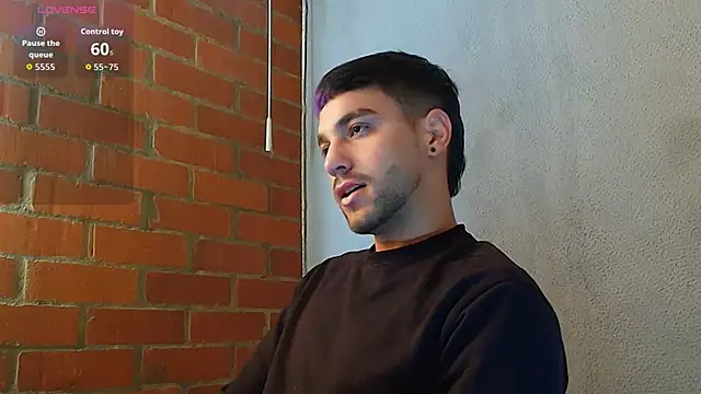 Snapshot of Leandro_valenzuela chatting on 12.14.25 Leandro valenzuela online show from 12.14.25