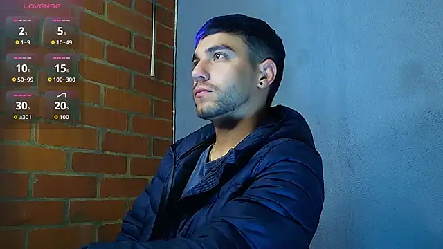 Snapshot of Leandro_valenzuela chatting on 12.15.25 Leandro valenzuela online show from 12.15.25