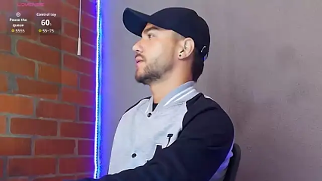 Snapshot of Leandro_valenzuela chatting on 02.19.26 Leandro valenzuela online show from 02.19.26