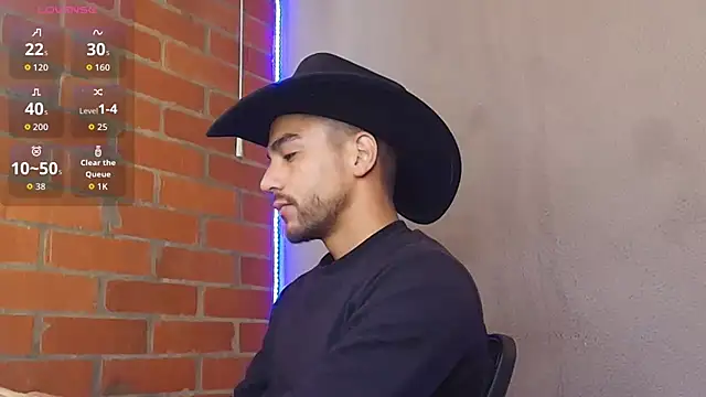 Snapshot of Leandro_valenzuela chatting on 03.02.26 Leandro valenzuela online show from 03.02.26