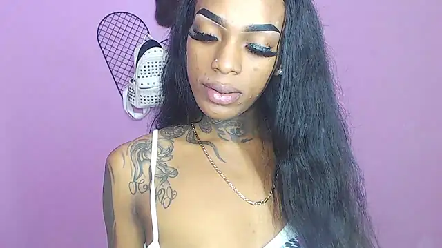 Snapshot of badgirls_cx chatting on 12.21.24 badgirls cx online show from 12.21.24