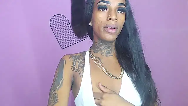 Snapshot of badgirls_cx chatting on 01.08.25 badgirls cx online show from 01.08.25