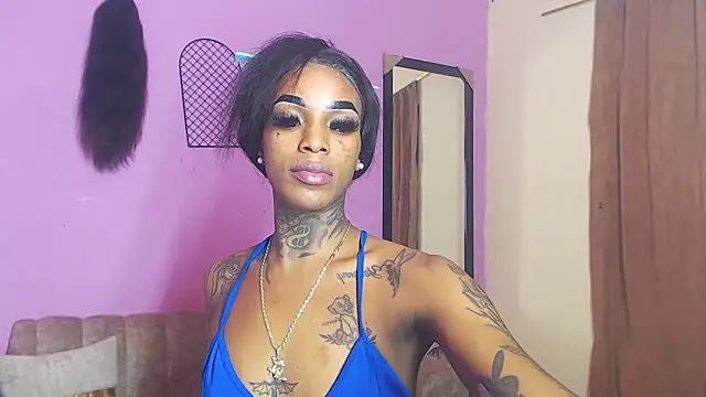 Snapshot of badgirls_cx chatting on 09.28.25 badgirls cx online show from 09.28.25