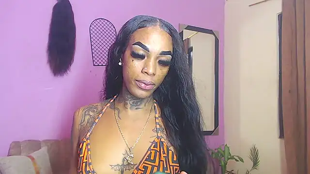 Snapshot of badgirls_cx chatting on 10.08.25 badgirls cx online show from 10.08.25