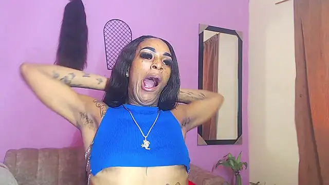 Snapshot of badgirls_cx chatting on 10.09.25 badgirls cx online show from 10.09.25