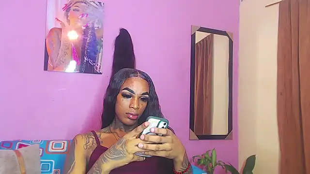 Snapshot of badgirls_cx chatting on 10.22.25 badgirls cx online show from 10.22.25