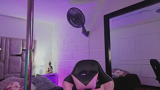 BonnieAnderson  online show from 12.13.25