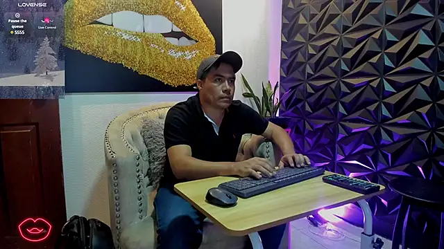 Jhonatan Morales S online show from 02.04.25