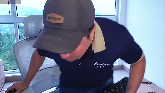 Jhonatan Morales S online show from 02.08.25