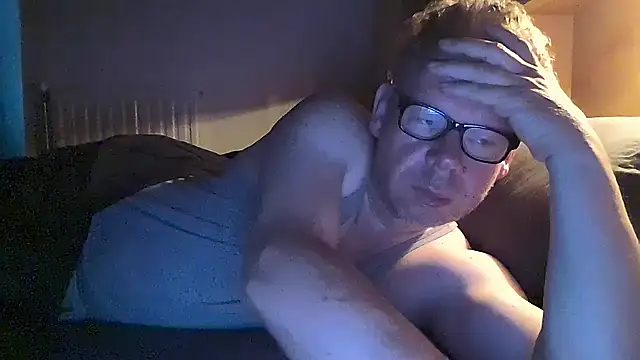 Snapshot of kinkyslet8 chatting on 06.14.26 kinkyslet8 online show from 06.14.26
