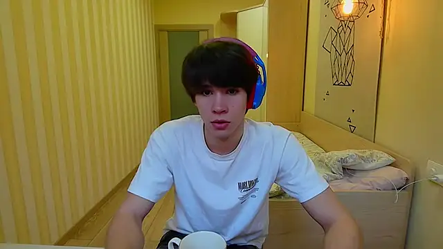 Snapshot of gayGamogey chatting on 12.05.25 gayGamogey online show from 12.05.25