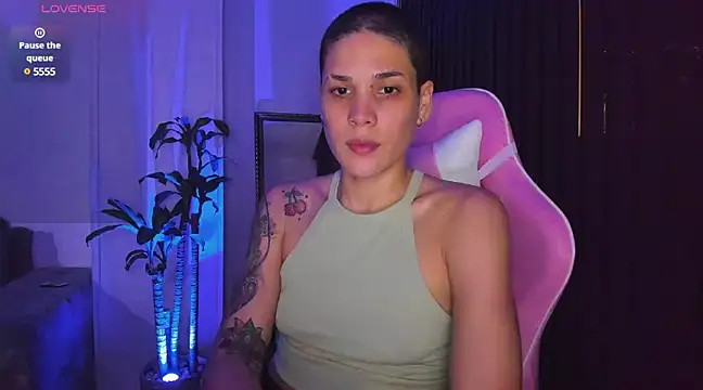 Charlee pink online show from 01.04.25