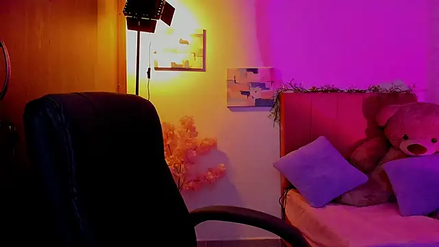 Charlee pink online show from 03.27.26