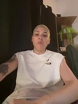 Charlee pink online show from 05.10.26