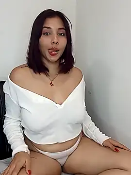 LucyMartelli online show from 03.10.25