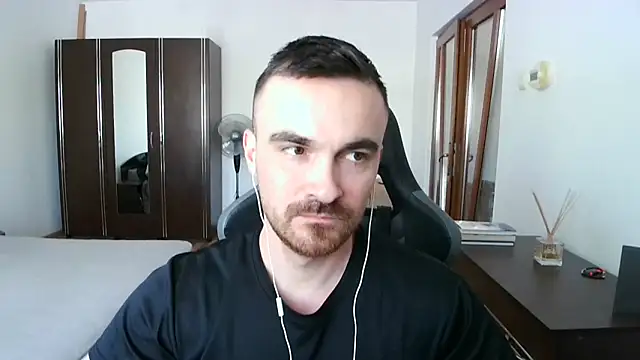 Snapshot of mu5clemania2 chatting on 03.17.26 mu5clemania2 online show from 03.17.26