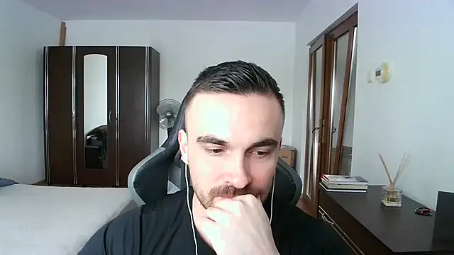 Snapshot of mu5clemania2 chatting on 03.18.26 mu5clemania2 online show from 03.18.26