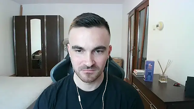 Snapshot of mu5clemania2 chatting on 04.01.26 mu5clemania2 online show from 04.01.26