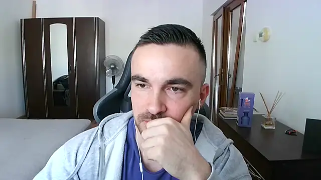 Snapshot of mu5clemania2 chatting on 04.04.26 mu5clemania2 online show from 04.04.26