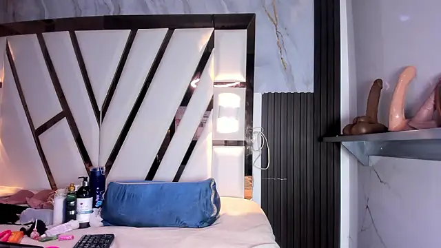 lola hornei online show from 02.07.26