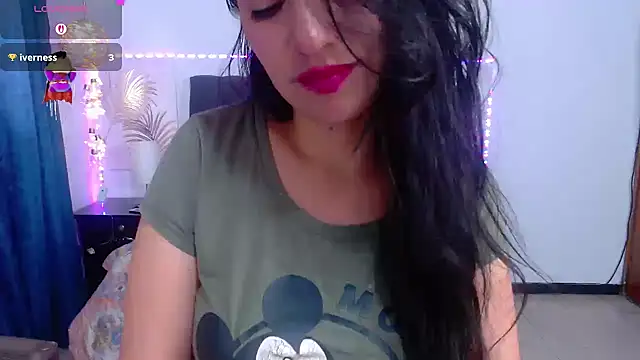 Snapshot of Julietacollins06 chatting on 03.18.25 Julietacollins06 online show from 03.18.25