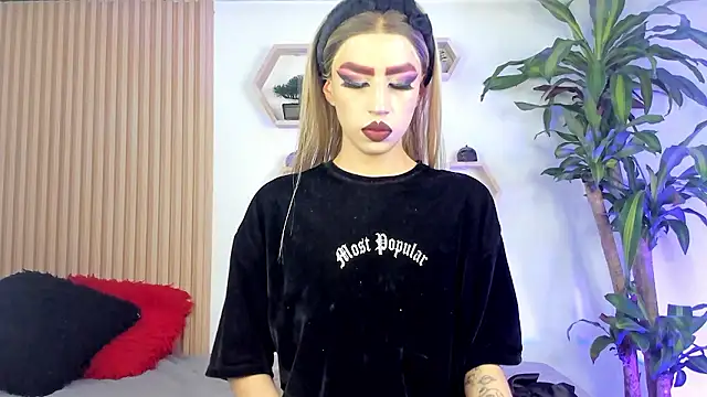 Snapshot of BrianaSchafer chatting on 10.16.25 BrianaSchafer online show from 10.16.25