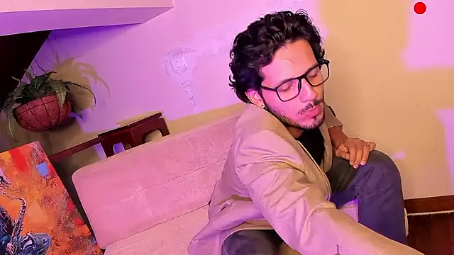 Snapshot of Nicholasrodrii chatting on 12.29.24 Nicholasrodrii online show from 12.29.24