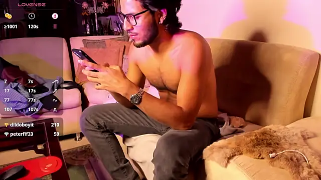 Snapshot of Nicholasrodrii chatting on 01.22.25 Nicholasrodrii online show from 01.22.25