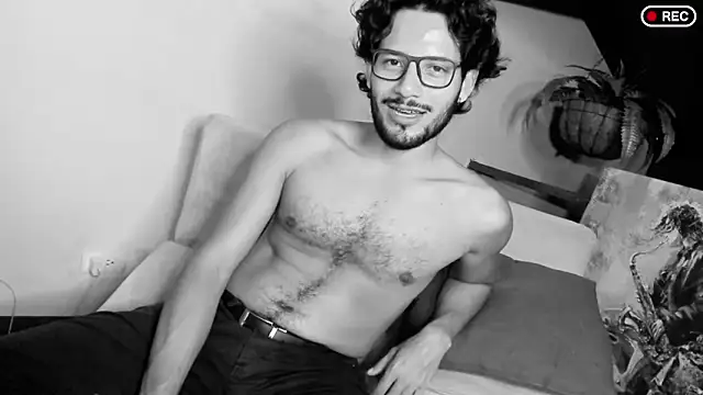 Snapshot of Nicholasrodrii chatting on 03.18.25 Nicholasrodrii online show from 03.18.25