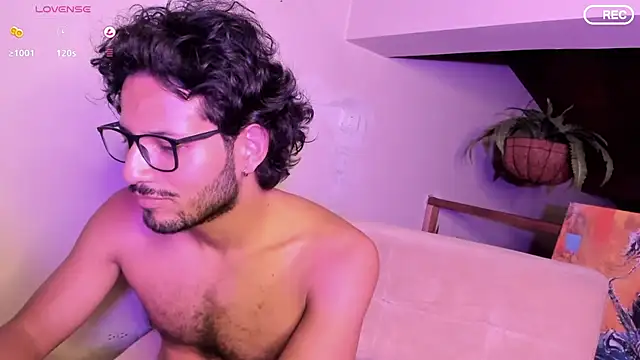 Snapshot of Nicholasrodrii chatting on 03.23.25 Nicholasrodrii online show from 03.23.25