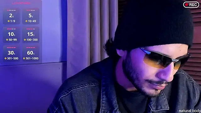 Snapshot of Nicholasrodrii chatting on 10.24.25 Nicholasrodrii online show from 10.24.25