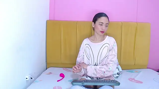 Snapshot of angelinabrookcm101 chatting on 12.07.24 angelinabrookcm101 online show from 12.07.24