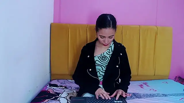 Snapshot of angelinabrookcm101 chatting on 12.10.24 angelinabrookcm101 online show from 12.10.24