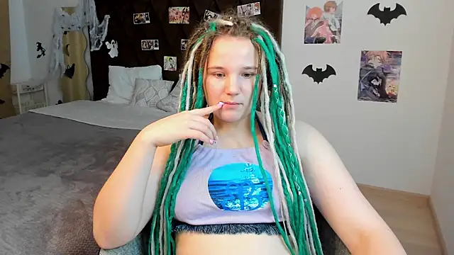 GloriaHylivi online show from 12.12.24