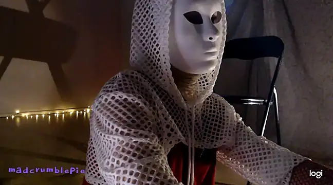 madcrumblepie online show from 01.04.25